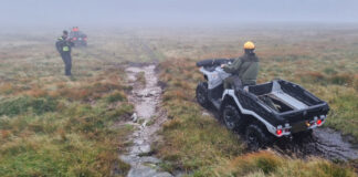 Ulovleg ATV-bruk under jakt skal stoppast Under årets jakt har SNO meldt fleire førarar for ulovleg ATV-køyring på barmark. Her ved ein kontroll i Bremanger i september. Foto: Statens naturoppsyn|Statens naturoppsyn